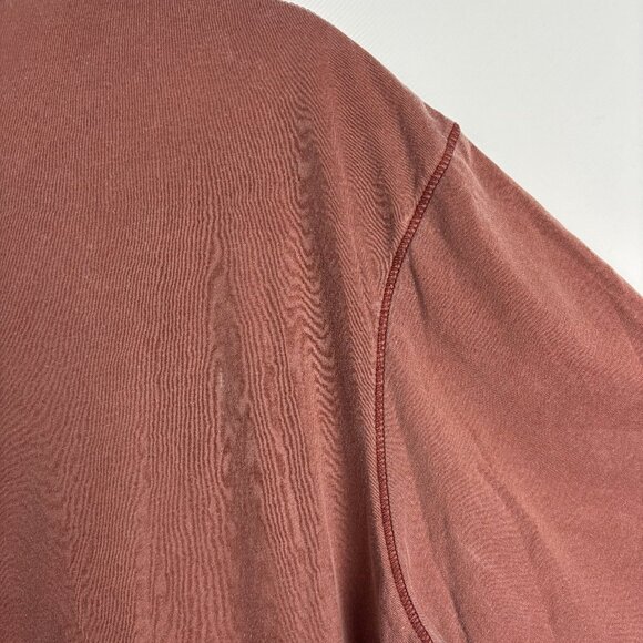 Guess XL Men Red Cotton V Neck Short Sleeve Triangle Abstract Graphic T Shirt - Picture 6 of 9